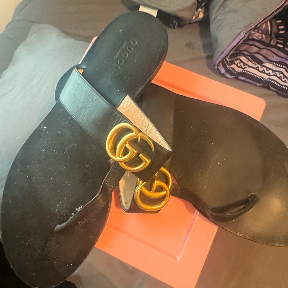 COPY - COPY - LEATHER THONG SANDAL WITH DOUBLE G